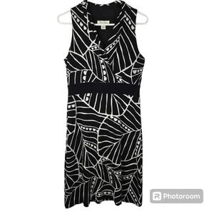 White House/Black Market B&W Geo Art Leaf Jersey Knit V-Surplice Empire Dress~S